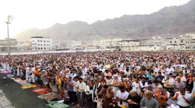 صلاة العيد في عدن … مشهد روحي يتحول إلى رسالة سياسية للتلاحم والثبات الوطني