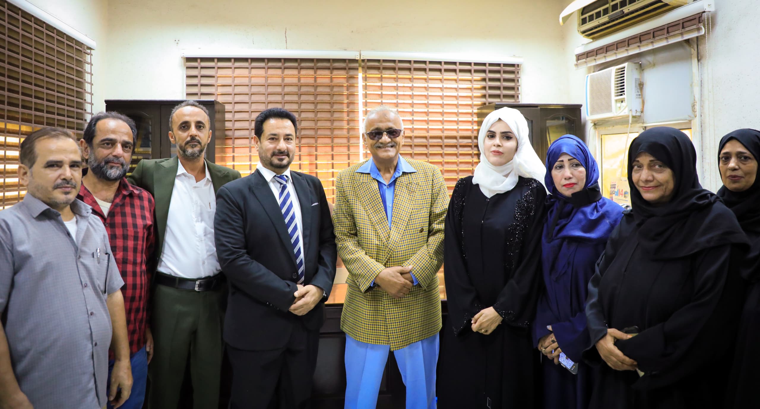 الوكيل "محمد سعيد سالم" يشرف على مراسم الاستلام والتسليم للإدارة الجديدة لمكتب الاعلام بالعاصمة عدن 