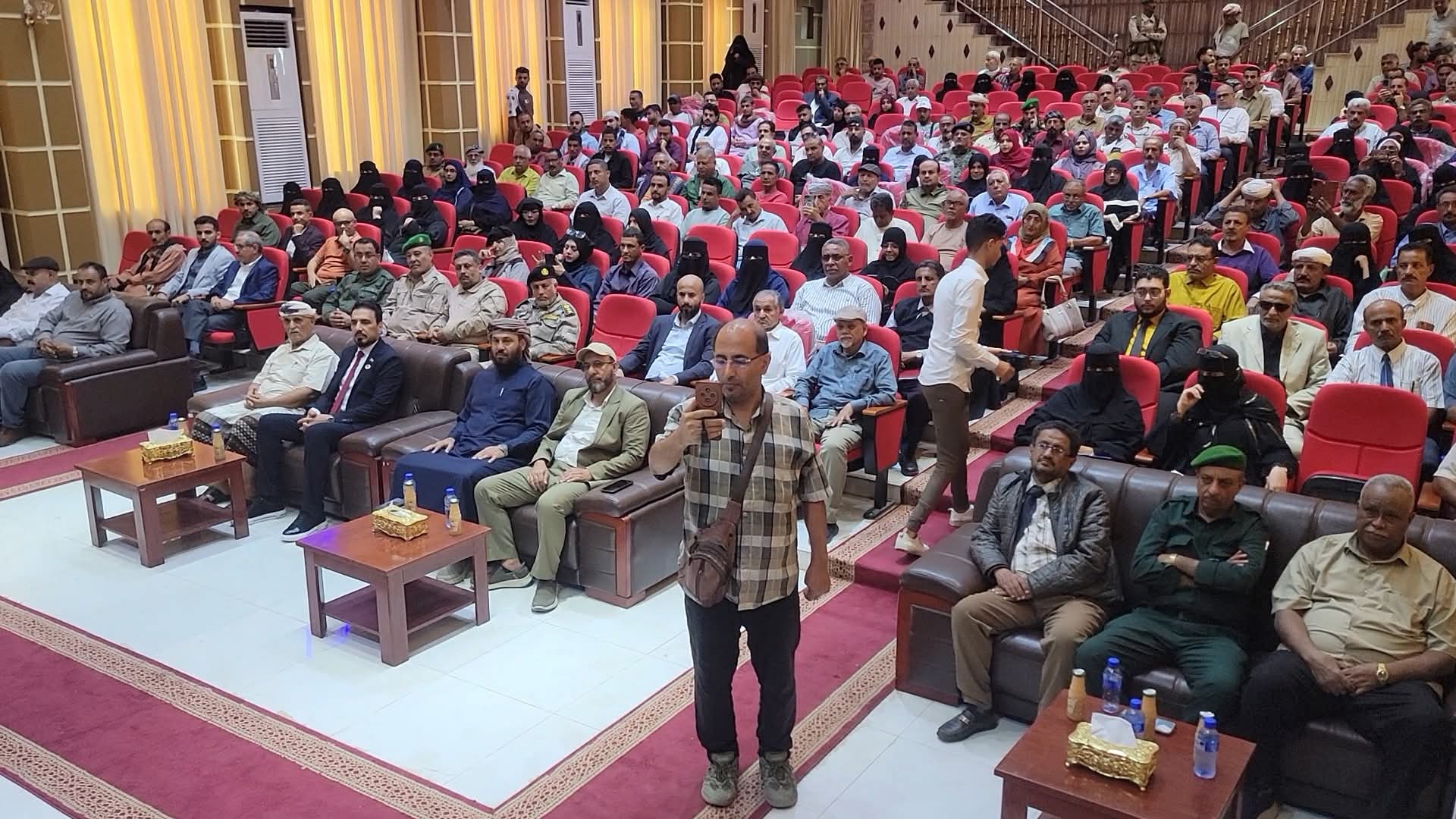 مدير عام المنصورة يطالب بإعلان الاستقلال الثاني لدولة الجنوب العربي