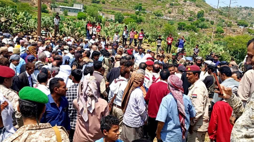 محافظ الضالع يتقدم مشيعي جثمان اللواء الركن محمد ناجي سعيد إلى مثواه الأخير