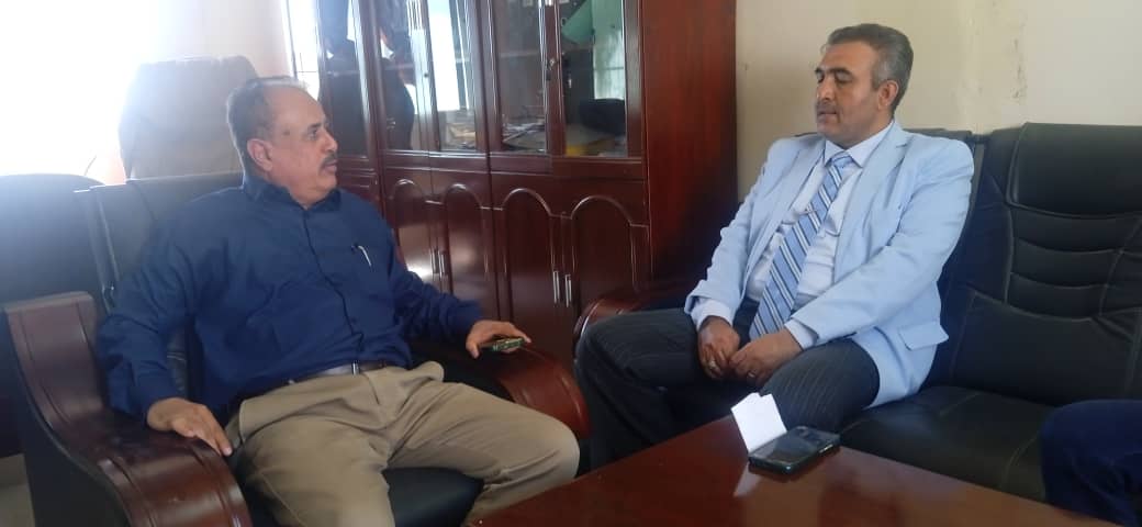 حسين الجنيدي وكيل المحافظة في زيارة مكوكية للعقارات والضرائب والخدمة المدنية بالمحافظة 