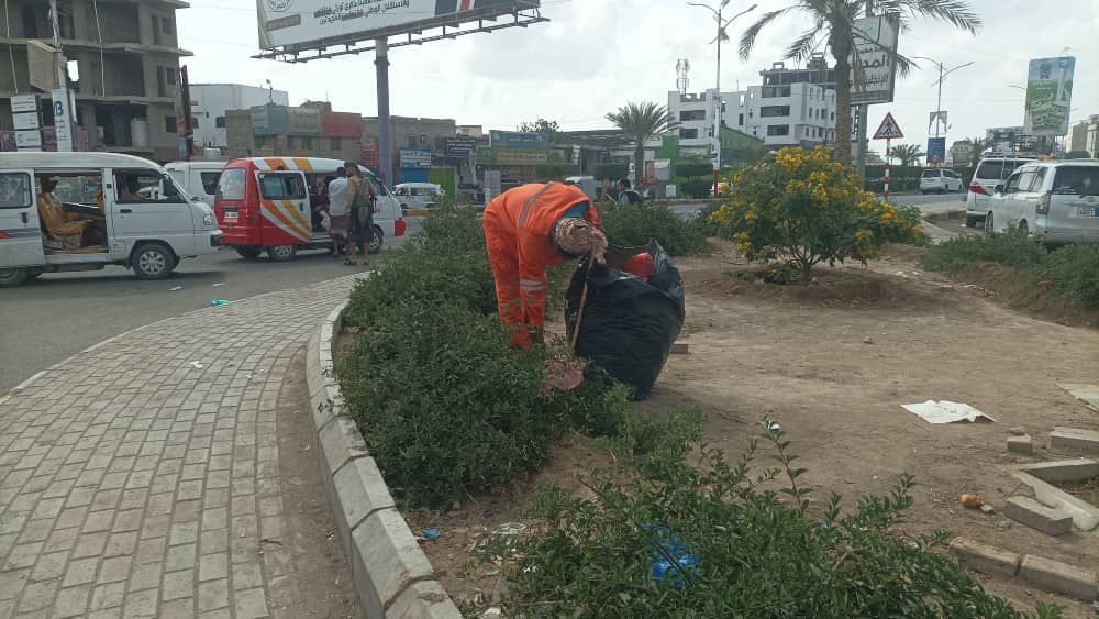 بتوجيهات مديره العام المهندس قائد راشد .. استنفار خدمي لصندوق النظافة عدن استعدادا لاستقبال عيد الأضحى المبارك 
