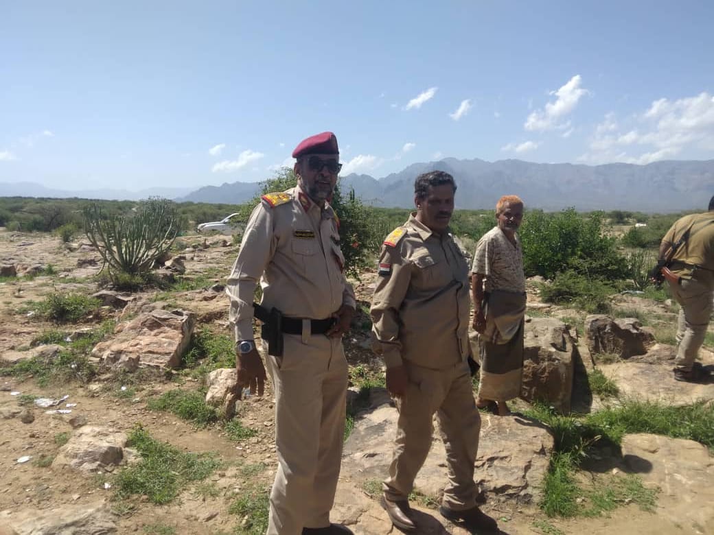 قيادة القوات البرية الجنوبية تتفقد المرابطين في جبهة الضالع وتنقل تهاني الرئيس الزُبيدي بعيد الأضحى