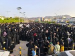 معالي وزير الشباب والرياضة نايف البكري يحيي حرائر عدن اللواتي تظاهرن للمطالبة بحقهن في الحصول على الكهرباء والخدمات الأخرى 